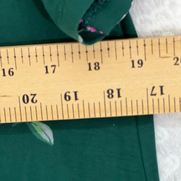 COPY - 💚👗BEAUTIFUL DESIGNER DRESS 744 SIZE L BEAUTIFUL CELTICS GREEN FLORAL PIN… - Picture 5 of 8